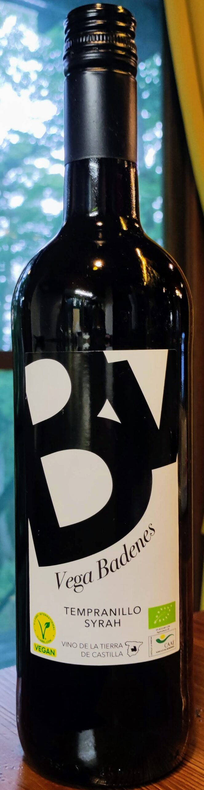 ヴェガ バデネス テンプラニーリョ シラー(Vega Badenes Tempranillo Syrah)