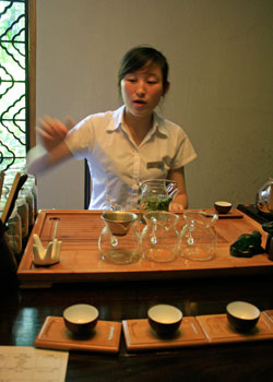 杭州茶葉博物館のお茶の試飲